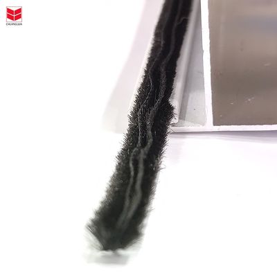 7*8 3p2l wolstapel weerstrook met plastic vin voor deuren en vensters Zwart/GRAAU/BROWN/WIT/ANDER Duurzaam 100% PP