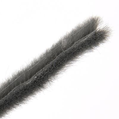 Huiskleuren ZWART/GRIJG/BROWN/WIT/ANDER Vervaardiging Cras-bestendige plastic stapel Weerstrook met vin voor schuifdeur