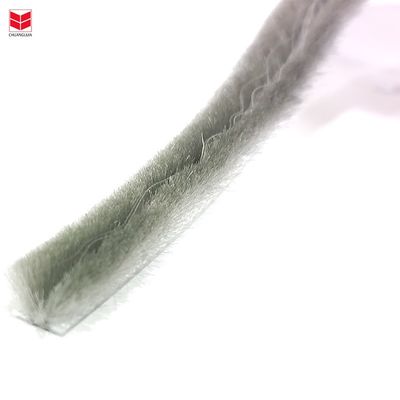 Huiskleuren ZWART/GRIJG/BROWN/WIT/ANDER Vervaardiging Cras-bestendige plastic stapel Weerstrook met vin voor schuifdeur