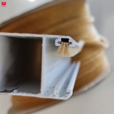 Professionele deur- en raamverzegelingsborstel Rubber weerstrook met zelfklevend materiaal