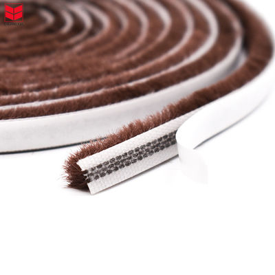 100% PP materiaal anti-stof deuren en ramen zegel weerstrook ISO9001 2008 gecertificeerd zelfklevend