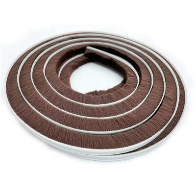 Gemakkelijk te installeren wolstapel waterdicht borstelpakking weerzegel deur- en raamzegelband in zwart/grijs/bruin/wit/andere kleuren